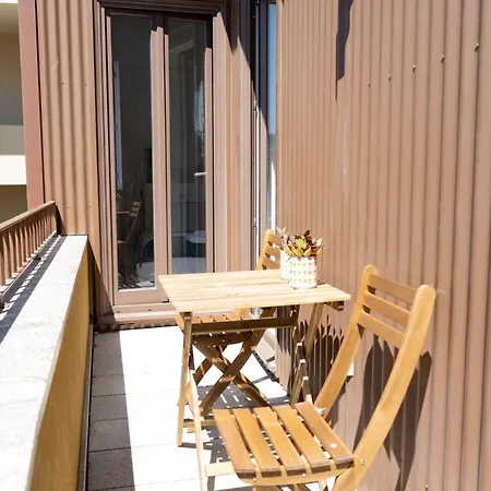 Casa Girasol River View Apartment