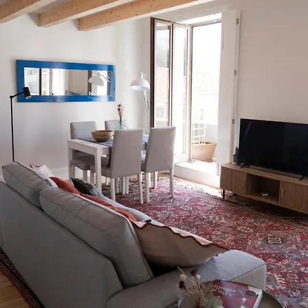 Casa Girasol River View Apartament